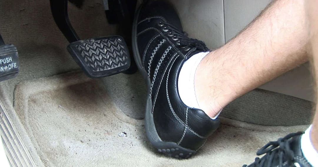 คันเร่งค้าง ! อย่าดับเครื่อง…มาดู 3 ขั้นตอนสำคัญที่ช่วยให้รอดตาย