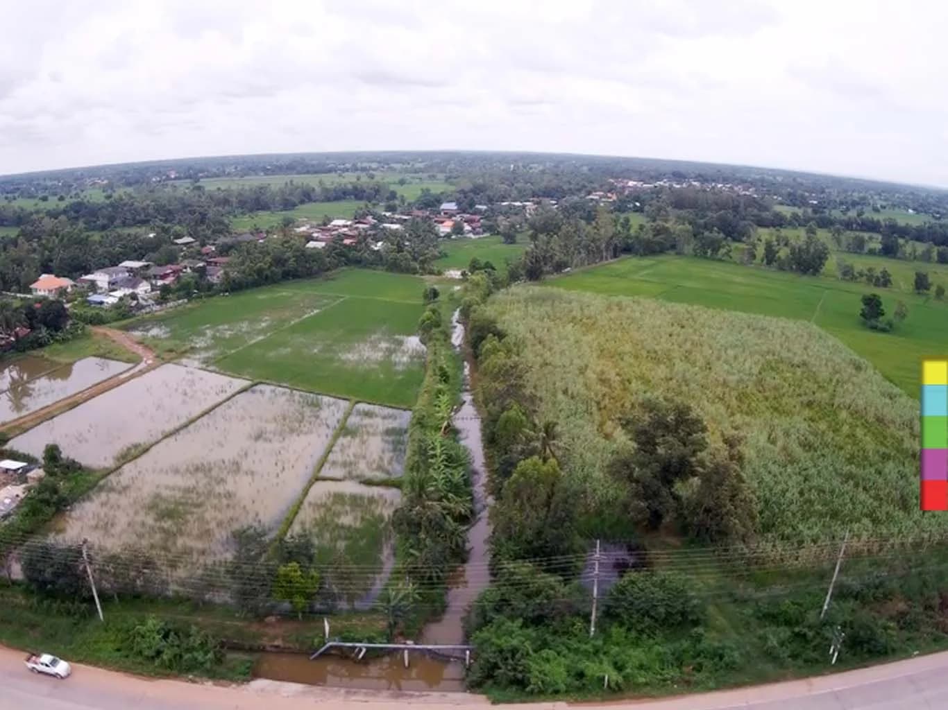 คืบหน้าบรรทุกพ่วงสินแร่ทองแดงตกลงในห้วย ล่าสุดรอบริษัทส่งแผนเก็บกู้ – ฟื้นฟู