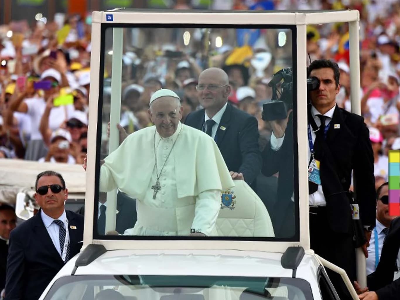 โป๊ปฟรานซิสทรงบาดเจ็บที่พระพักตร์ ตรัสติดตลกโดนชกมา