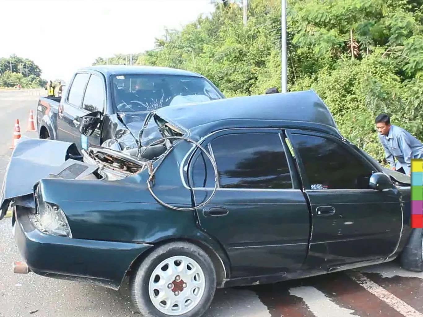 คืบหน้า ! เปิดคลิปสยอง พระขับเก๋ง ถูกกระบะชนมรณภาพคาที่