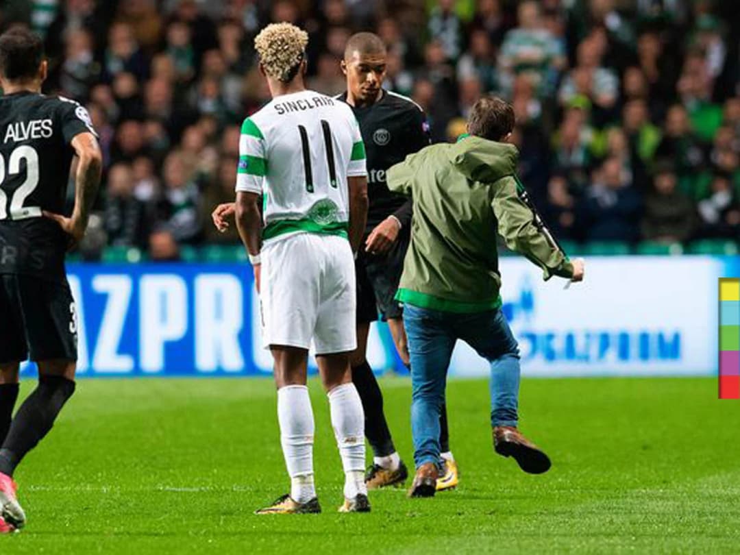 แฟนบอลเจ้าบ้านเดือด ! หลังเปแอ็สเฌขึ้นนำ 3 – 0 ปรี่เข้าเตะ อึมบาเป คาสนาม