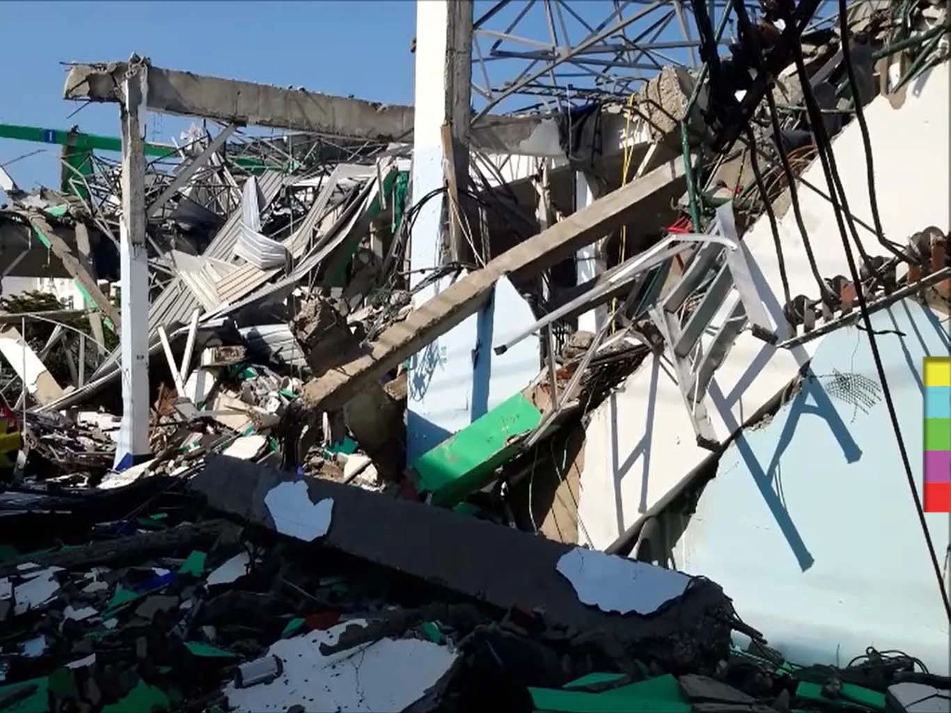 เดือดร้อนหนัก ! ชาวบ้านซอยเรวดีเหยื่อสนามแบดถล่ม ถูกลอยแพไม่มีที่อยู่