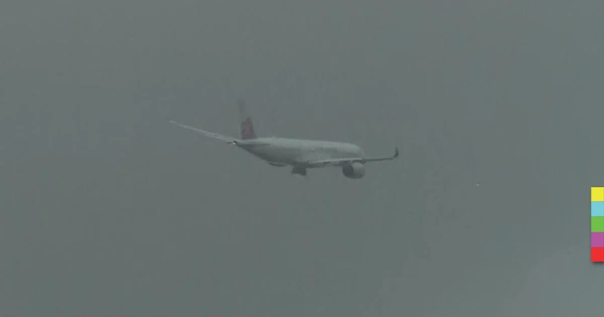 คลิปหวาดเสียว ! กัปตันนำเครื่องฝ่าลมแรง 130 กม./ชม. ก่อนลงจอดอย่างปลอดภัย