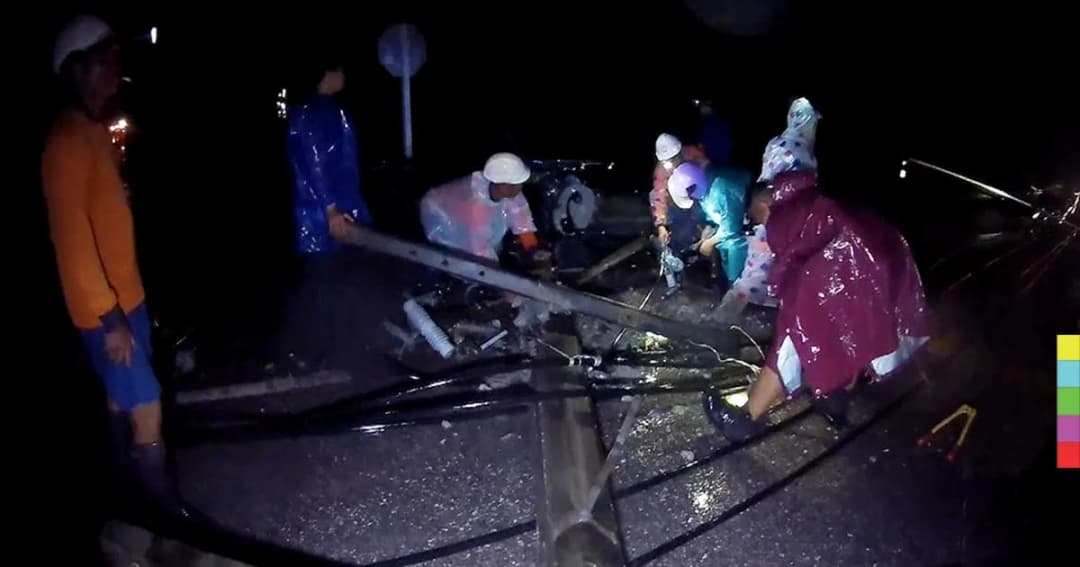 “พายุทกซูรี” จัดหนัก ! ฝนถล่ม ลมแรง เสาไฟฟ้าหักโค่นเกือบ 30 ต้น