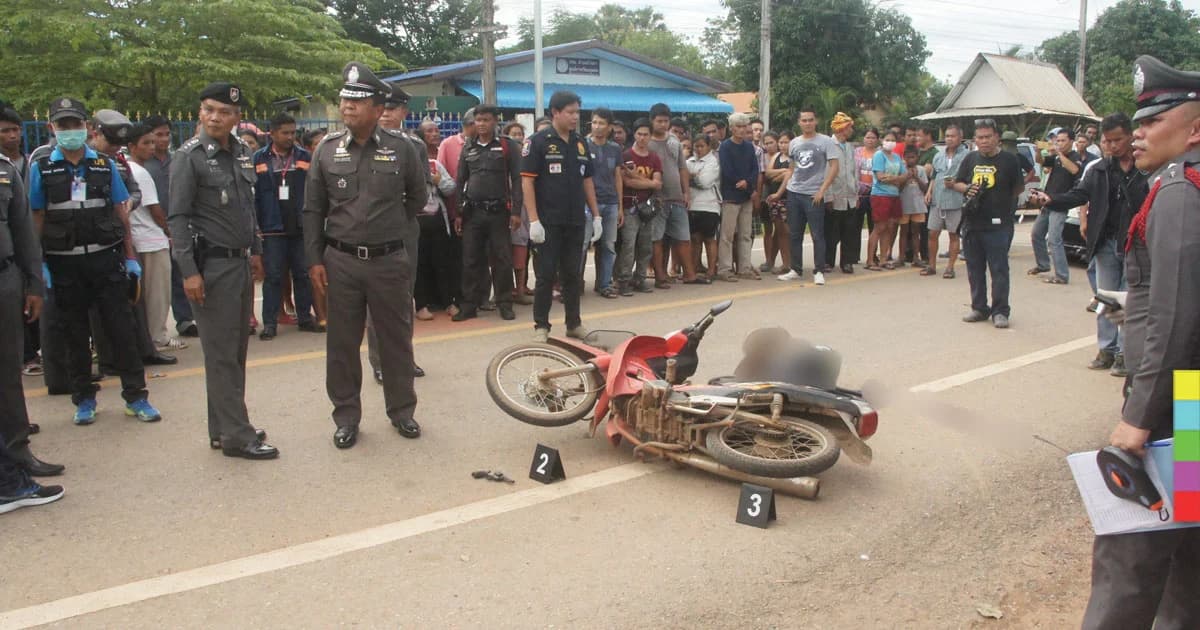 อุกอาจ ! มือปืนบุกยิงถึงร้านก๋วยเตี๋ยว พลาดเจอสวนกลับ ดับคาถนน