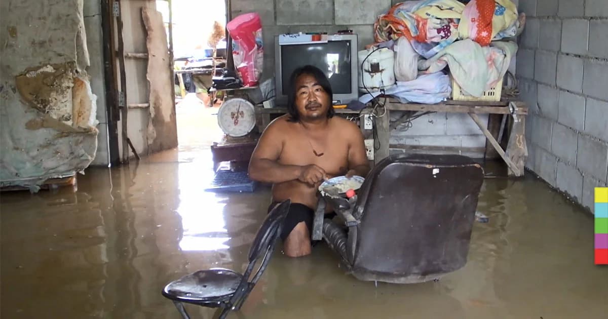 จันทบุรี อ่วม ! ฝนถล่ม น้ำป่าทะลักเข้าท่วมบ้าน ปชช.กว่า 40 ครัวเรือน