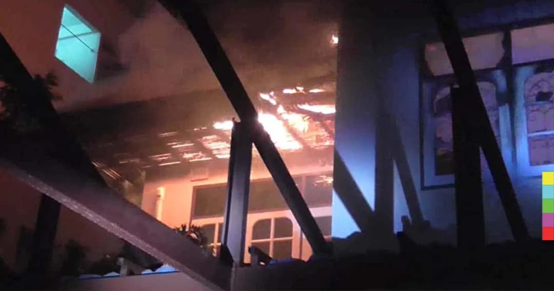 อุทาหรณ์ ! สาวจุดธูปไหว้พระ เกิดไฟแช๊กระเบิดไฟไหม้บ้านทั้งหลัง