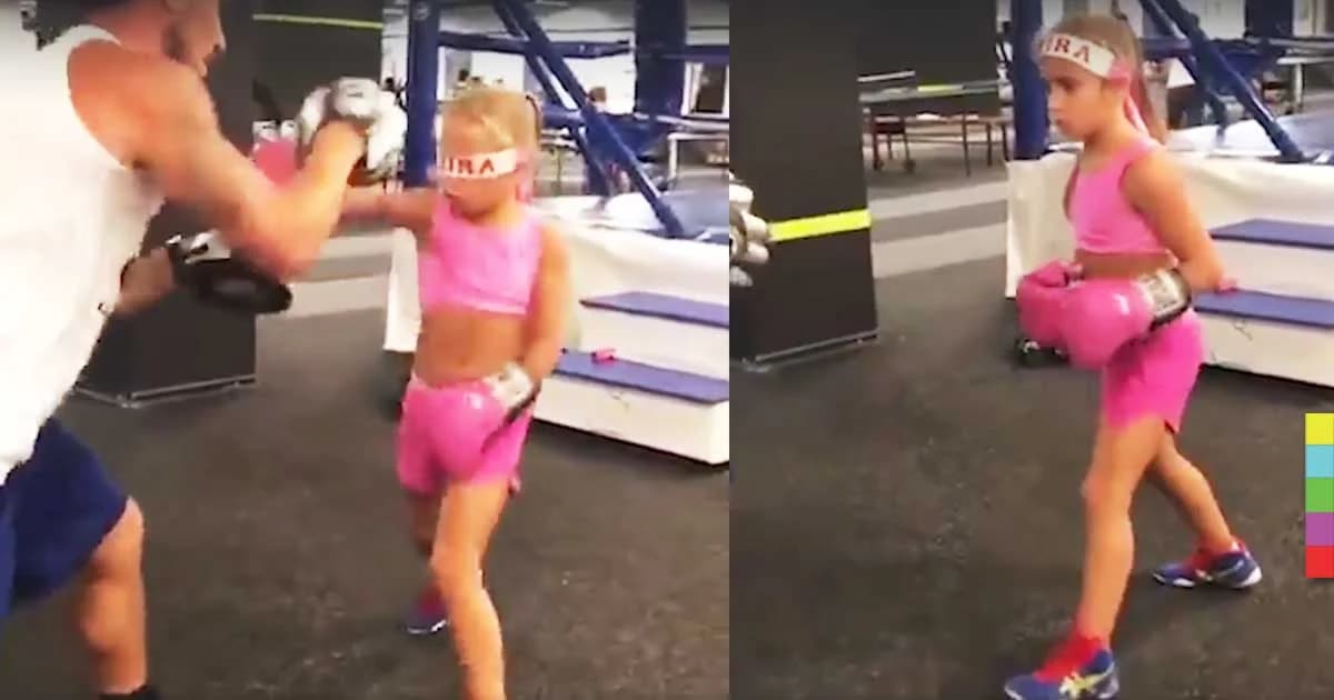 เปิดคลิป ! นักมวยสาวน้อยโชว์ปิดตาชกเป้าด้วยลีลาเหนือชั้น