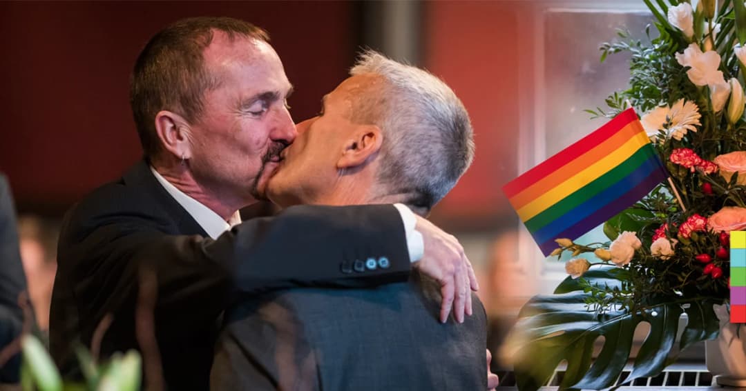 ชื่นมื่น ! คู่รักเพศเดียวกันคู่แรกของเยอรมนี ที่แต่งงานถูกต้องตามกฎหมาย