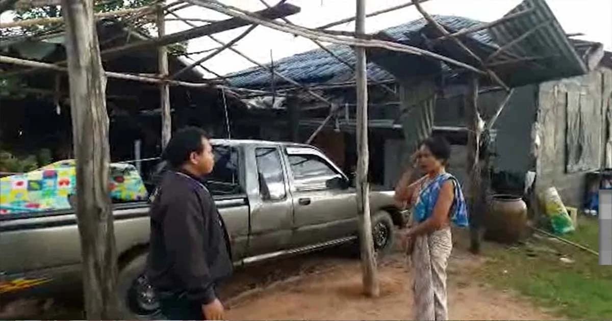 ถล่มหนัก ! “พายุงวงช้าง” พัดหลังคาบ้าน เสาไฟฟ้าหักโค่นระนาว 2 ยาย-หลาน รอดตายหวุดหวิด