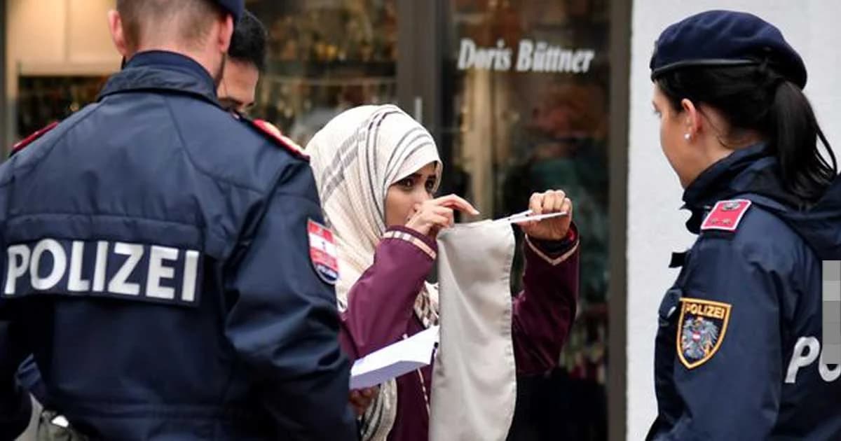 ตำรวจออสเตรียบังคับหญิงมุสลิมถอดผ้าคลุมใบหน้าออก
