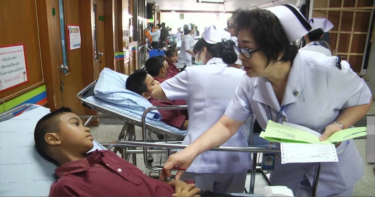 หามส่ง รพ. วุ่น ! นักเรียนกว่าครึ่งร้อย อาเจียน-ท้องเสีย หลังรับประทานข้าวกล่องที่ทาง รร.จัดให้