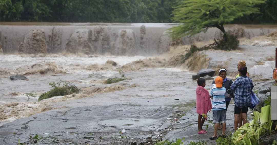 ‘พายุเนต’ คร่าประชาชน 22 คนในอเมริกากลาง ก่อนมุ่งหน้าสหรัฐฯ !