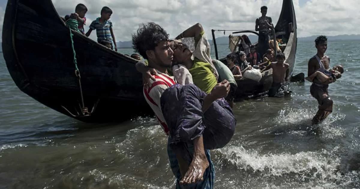 “บังกลาเทศ” เผาเรือลักลอบ “โรฮีนจา” เข้าประเทศ