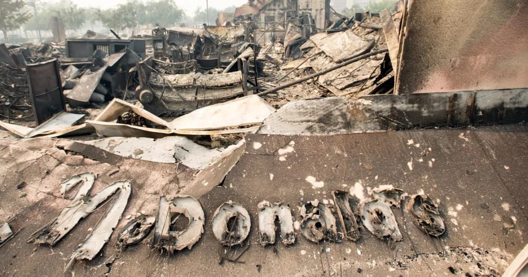 ไฟป่าในรัฐแคลิฟอร์เนีย เสียชีวิตแล้ว 15 ราย