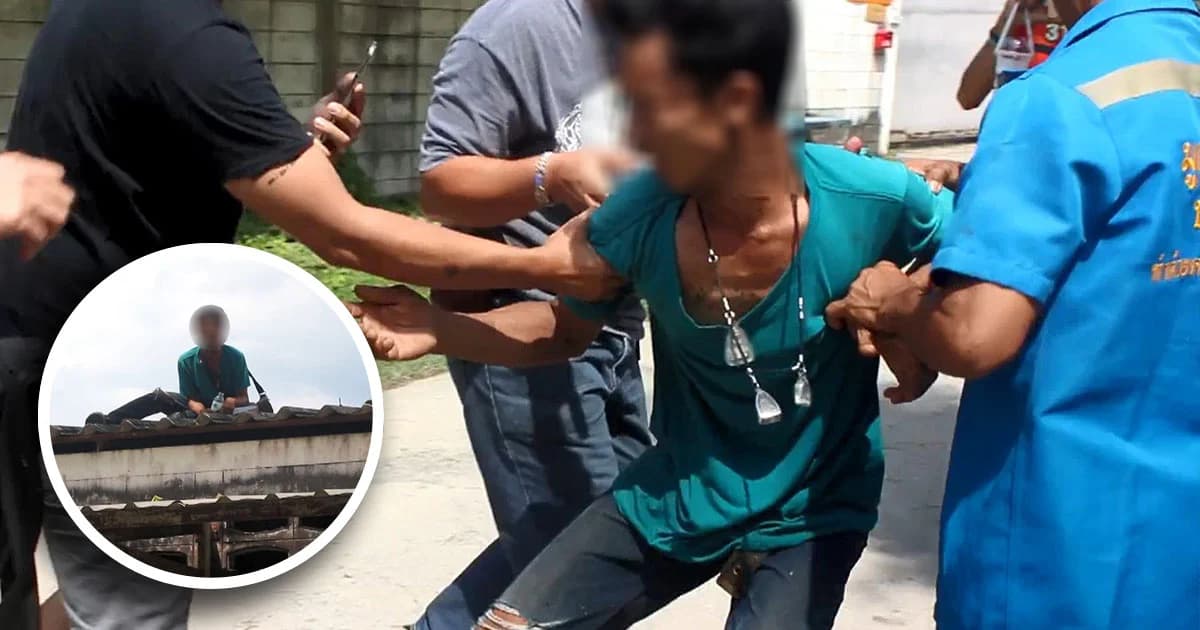 หนุ่มคลั่ง ใช้มีดไล่แทงชาวบ้าน ก่อนหนีขึ้นหลังคา จนท.เกลี้ยกล่อม ก่อนพาไปสงบสติิอารมณ์