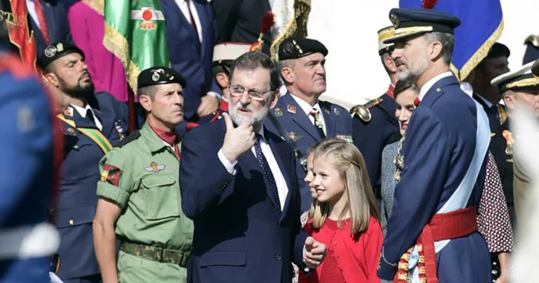 สเปนฉลองวันชาติยิ่งใหญ่ ขณะเกิดเหตุประท้วงในบาร์เซโลนา