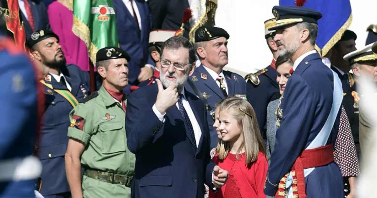 สเปนฉลองวันชาติยิ่งใหญ่ ขณะเกิดเหตุประท้วงในบาร์เซโลนา