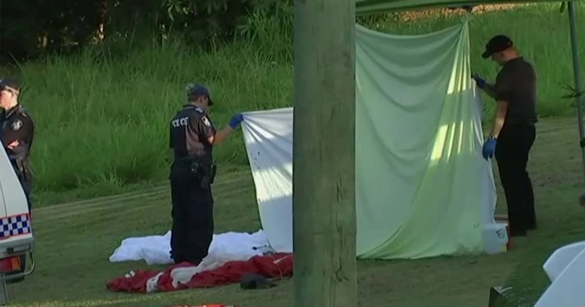 ร่มไม่กาง ! 3 นักกระโดดร่มชาวออสเตรเลีย ดิ่งพสุธาชนกันกลางอากาศดับ