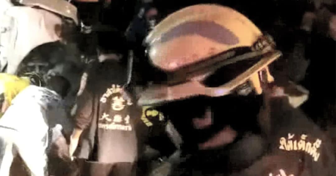 กระบะเสียหลักพลิกคว่ำ เสียชีวิต 3 ศพ เจ็บ 5 ราย คาดคนขับหลับใน