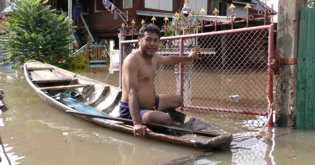 ชัยนาทยังอ่วม น้ำท่วมสูงกว่า 1 เมตร