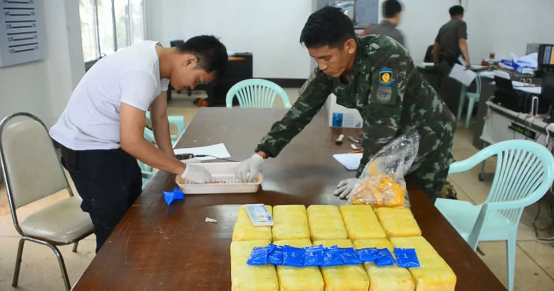 จนท. ยิงปะทะ ‘คาราวานลำเลียงยาเสพติด’ ก่อนยึดยาบ้าได้ 1 เเสนเม็ด