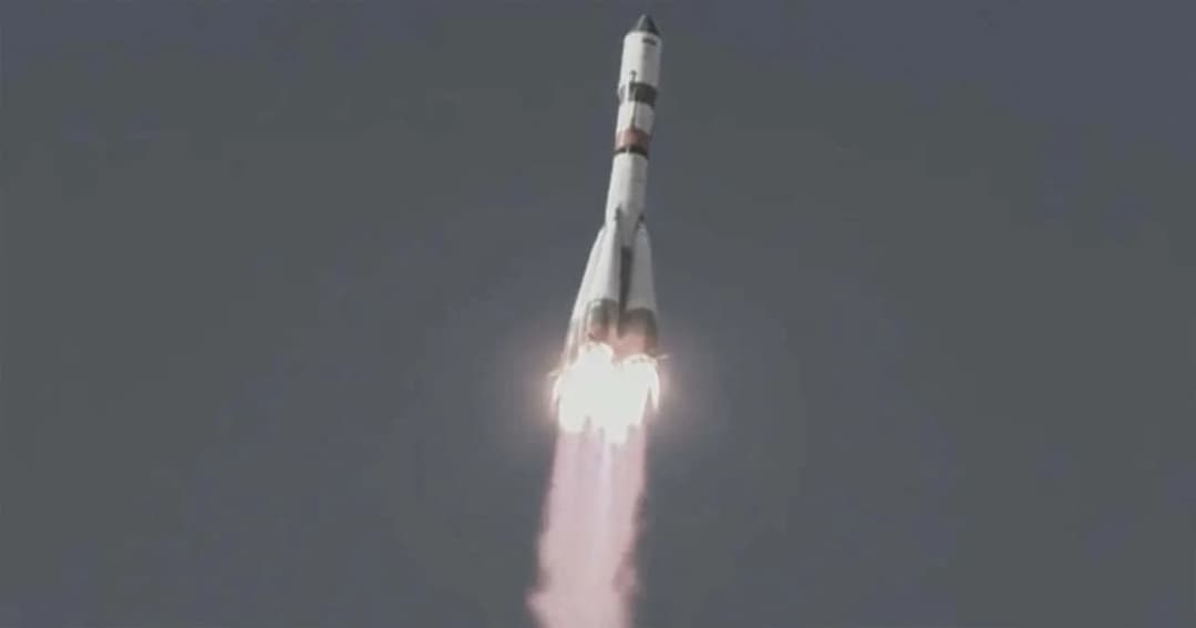 ฮือฮา ! พบแสงประหลาดบนท้องฟ้ายูเออี ผู้เชี่ยวชาญคาดอาจเป็นชิ้นส่วนยานอวกาศ