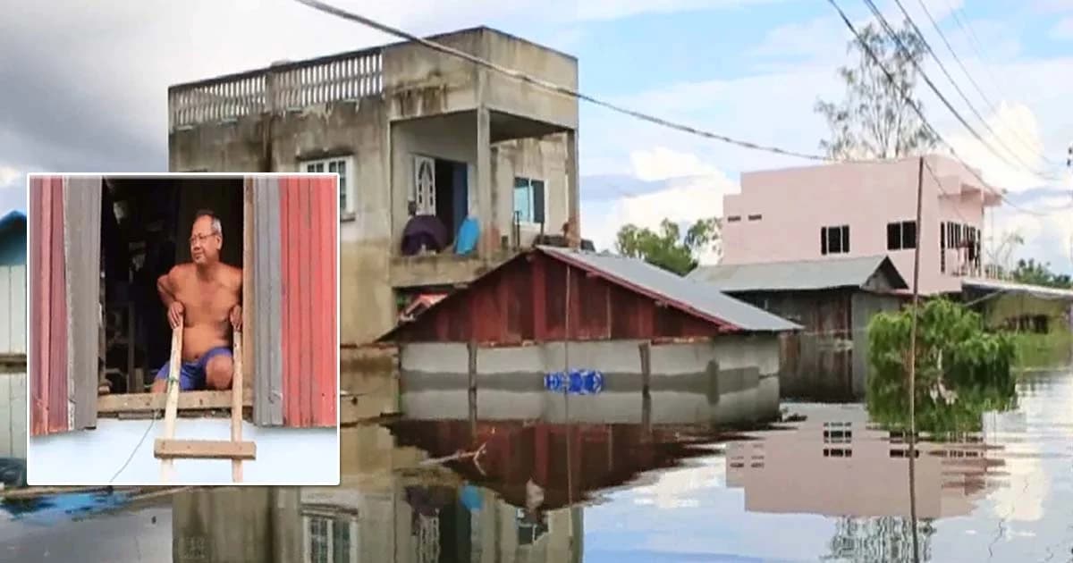 น้ำทะลัก ! ชาวบ้านนครสวรรค์ ขนของหนีน้ำไว้ใต้หลังคา