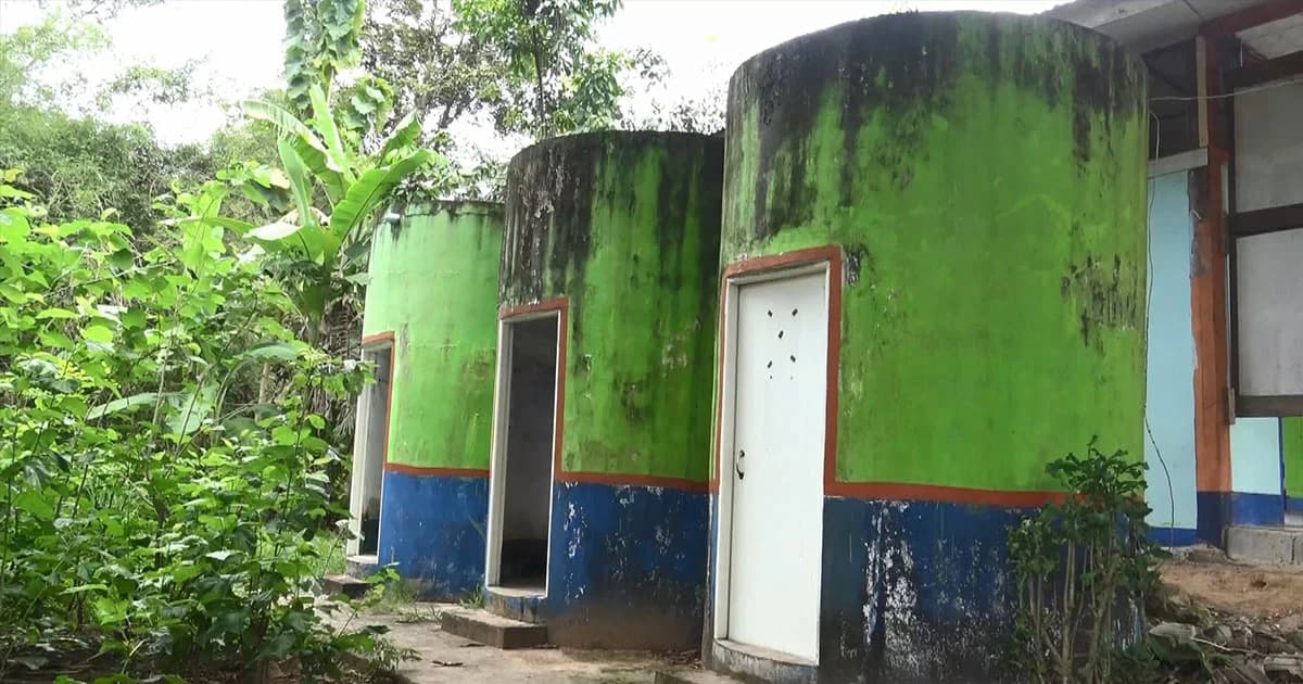 โรงเรียนประถม ไอเดียเก๋ ดัดแปลงเเท็งก์ฯ เก็บน้ำฝน เป็นห้องส้วม