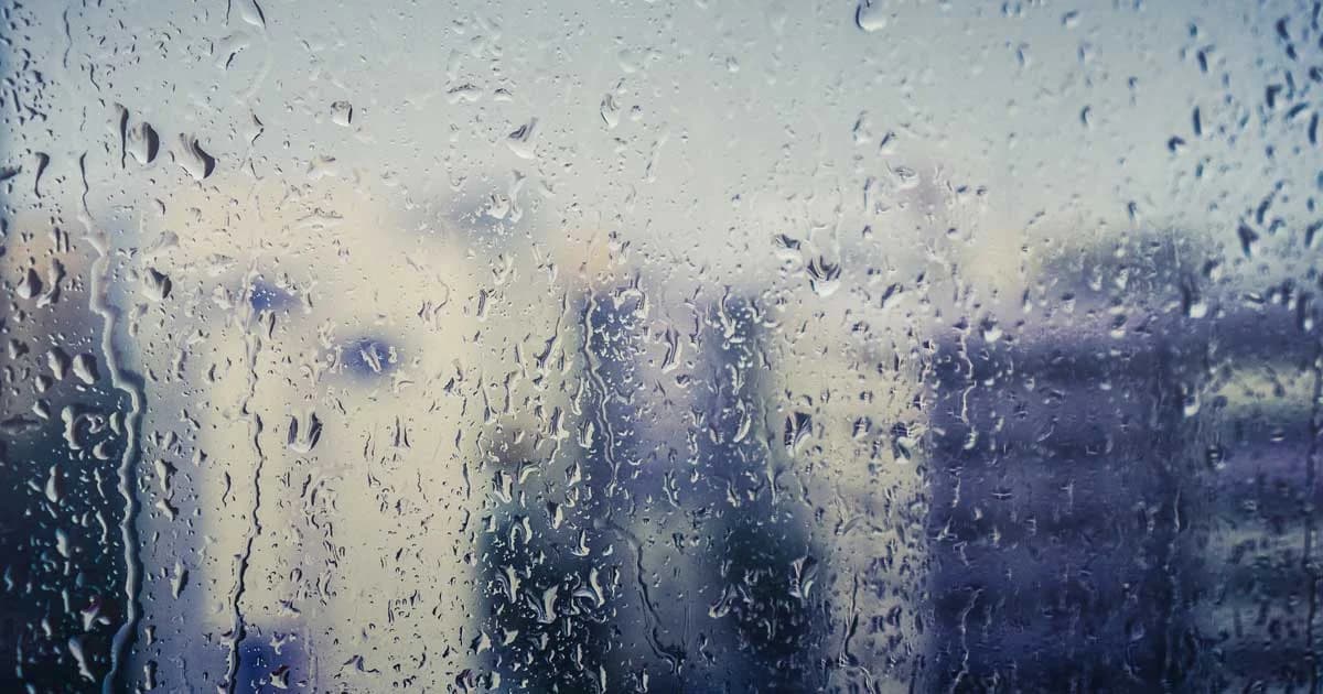 อุตุฯ เตือน ! พายุฝนทิ้งทวนคืนนี้ ส่วนช่วง 24-26 ต.ค. ภาคใต้เจอฝนถล่มหนัก