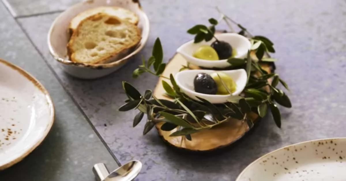 นักท่องเที่ยวเมืองผู้ดีหลอกอาหารเป็นพิษ หวังรับเงินชดเชยจากโรงแรมในสเปน