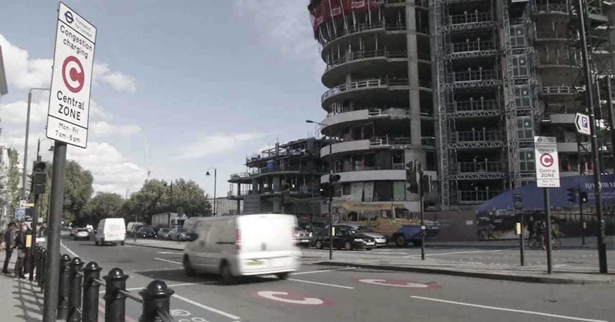 กรุงลอนดอนเริ่มเก็บภาษีรถยนต์เก่า เพื่อแก้ปัญหามลภาวะทางอากาศ