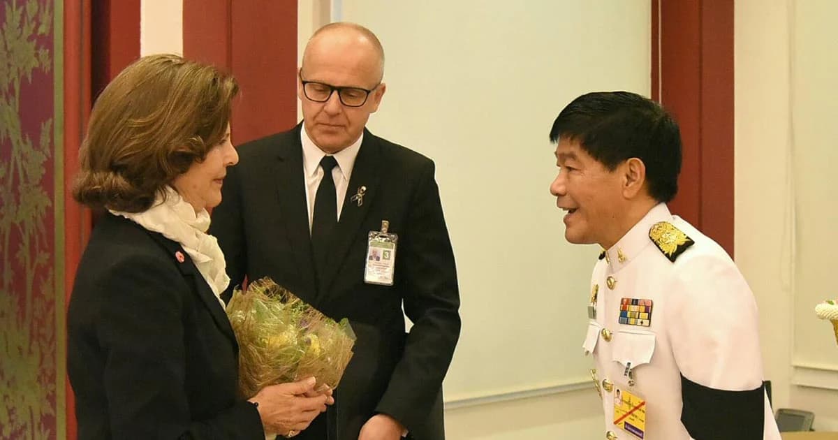 สมเด็จพระราชินีซิลเวียแห่งสวีเดน เสด็จถึงไทยร่วมงานพระราชพิธีฯ