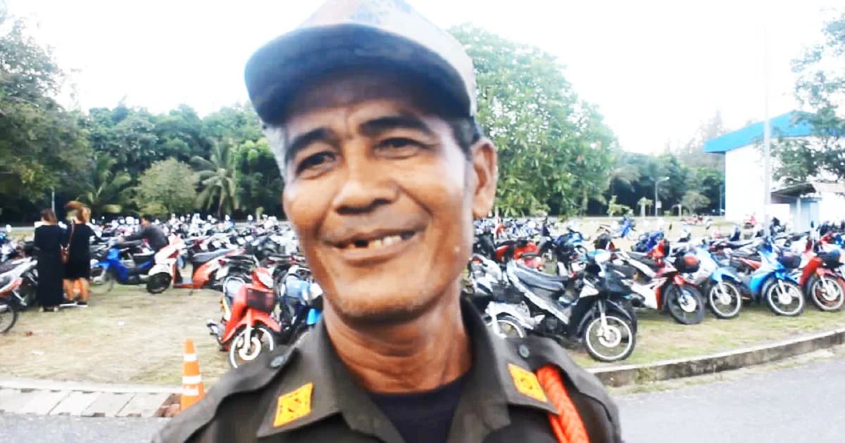 รปภ. สุดปลื้ม ! แม้ไม่มีโอกาสวางดอกไม้จันทน์ แต่ขอทำความดีถวาย ในหลวง ร.9