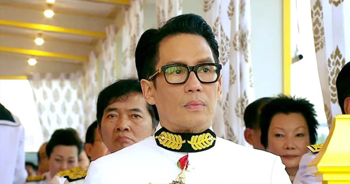 ธงไชย เเมคอินไตย์ แสดงความอาลัย ในพระราชพิธีถวายพระเพลิงพระบรมศพ