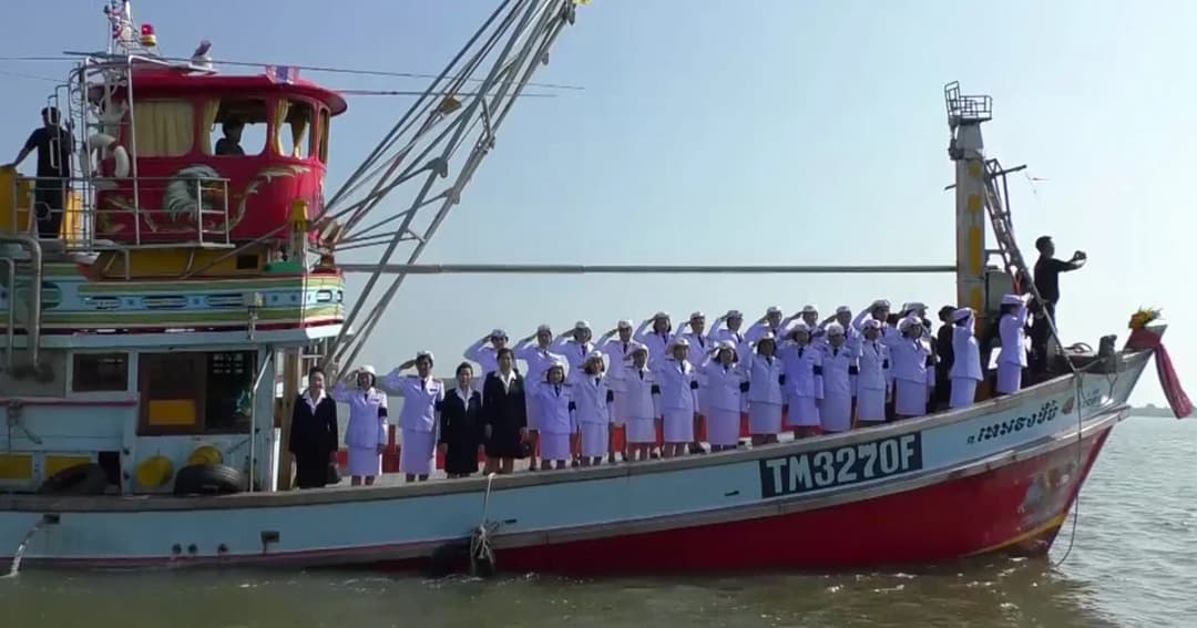 ชาวประมง ร่วมส่งเสด็จสู่สวรรคาลัย นำเรือประมงขนาดใหญ่ 7 ลำ เข้าร่วมขบวนเรือเกียรติยศ