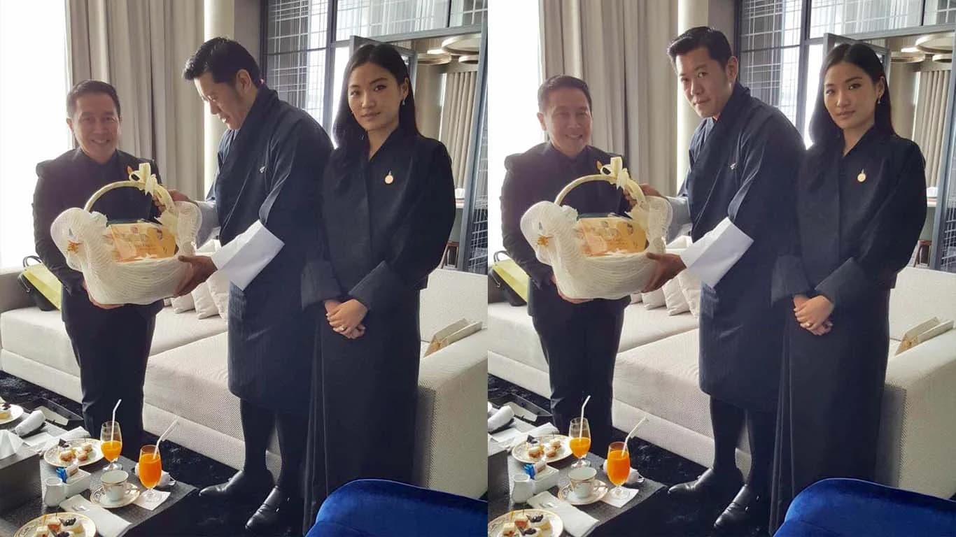 กษัตริย์จิกมีพร้อมราชินีและพระโอรส เสด็จฯกลับราชอาณาจักรภูฏาน