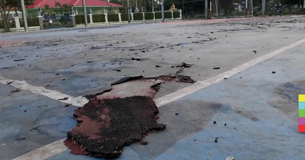 ชาวบ้านโวย ! สนามฟุตซอลราคา 2.3 ล้านบาท แต่สภาพพังยับเยิน