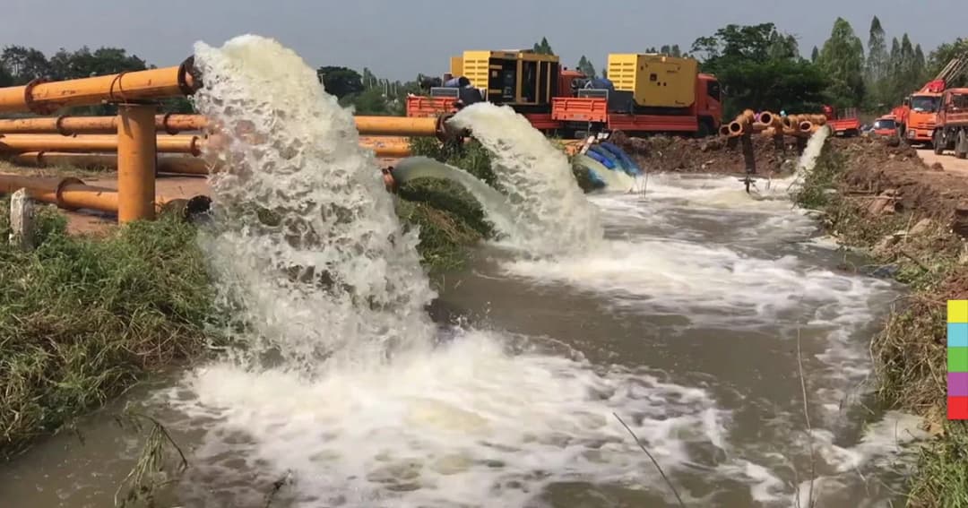 ‘ขอนแก่น’ เร่งสูบน้ำออกจากพื้นที่ ระบายน้ำท่วมในชุมชน