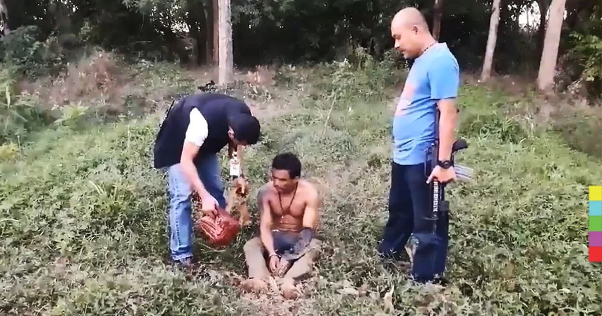 ล่าระทึก ! ‘พ่อค้ายาเสพติด’ กระโดดคลองหนี ก่อนถูกตามรวบได้