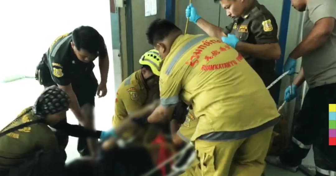 ช่างประปาเคราะห์ร้าย พลัดตกช่องลิฟท์ส่งของเสียชีวิต