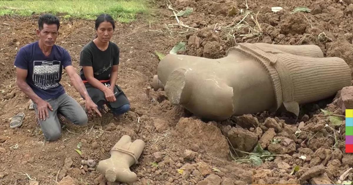 ฮือฮา ! ชาวบ้านขุดดินทำสวน พบเทวรูปสมัยขอมโบราณ อายุกว่า 900 ปี