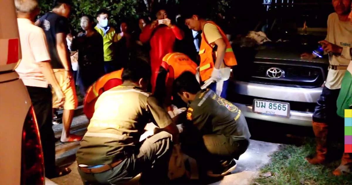 สลด ! ชาวบ้านเถินบุรีจอดรถข้างทาง โรคประจำตัวกำเริบช็อกเสียชีวิตคาเบาะ