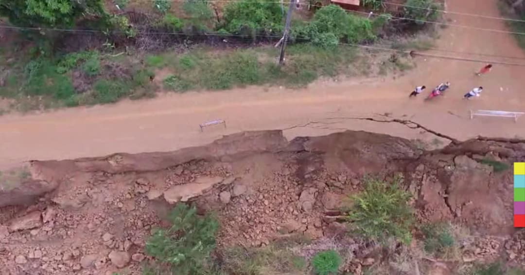 ถล่มอีกรอบ ! ถนนริมน้ำยมสุโขทัยพังหลายจุด วอนรัฐเร่งแก้ไข