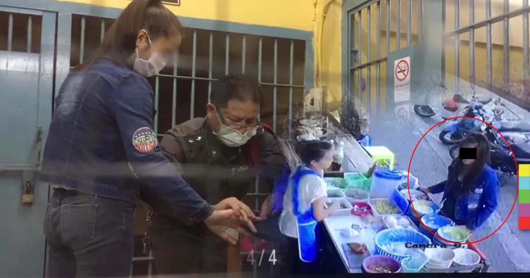 มอบตัวแล้ว ! สาวปาถุงขนมจีนน้ำเงี้ยวใส่หน้าแม่ค้า ไหว้ขอโทษยอมรับผิดทุกอย่าง