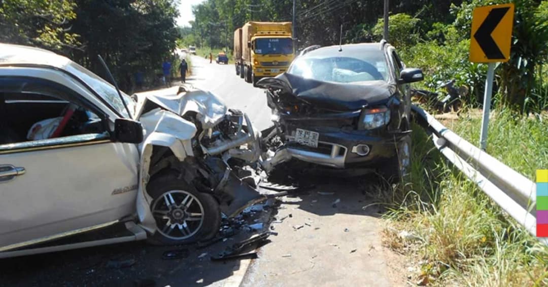 ลุงหลับในขับรถหลุดโค้งประสานงารถสาวท้องแก่จนลูกดับ ลุงเสียชีวิต
