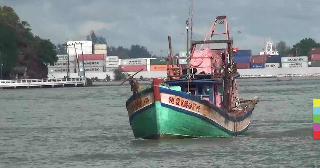 จับอีกหน ! ทรภ.2 รวบเรือประมงเวียดนามรุกล้ำน่านน้ำไทย