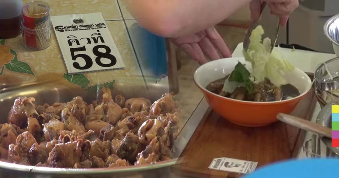 แอ่วเหนือต้องแวะชิม ! “ก๋วยเตี๋ยวฮิปสเตอร์” ขายดีจนต้องแจกบัตรคิว