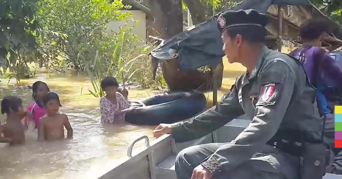 เดือดร้อนหนัก ! ชาวบ้านแลแบงสะบ้าย้อย น้ำท่วมสูงเข้าวันที่ 4 แล้ว