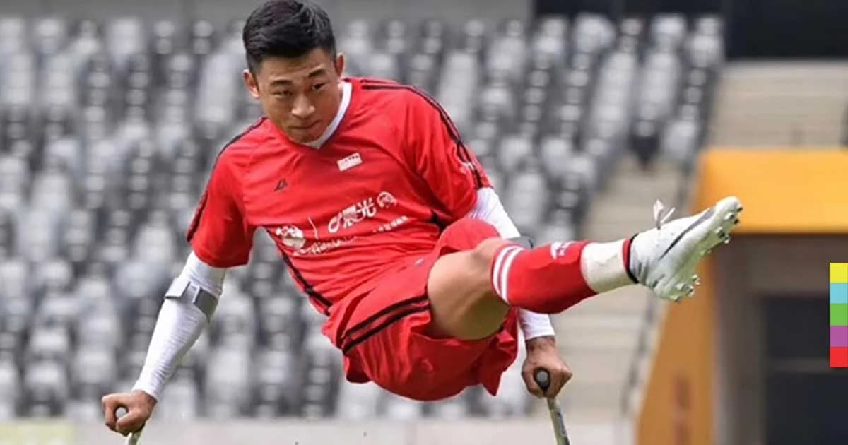 “He Yiyi” แข้งหนุ่มขาเดียว สร้างแรงบันดาลใจจนเป็นซูเปอร์สตาร์ในจีน